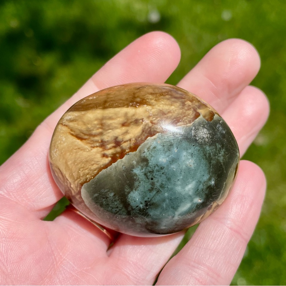 🎨Polychrome Jasper Palm Stone🎨